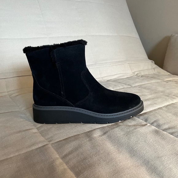 Clark Ivery Opal Black Suede Daim Suede Zipper Boots  8.5 M NEW - Picture 2 of 10